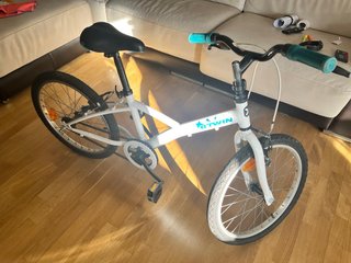 Bicicleta Decathlon, trekking, niños, 20 pulgadas.
