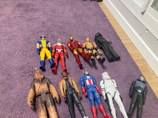 Muñecos Marvel y Star Wars