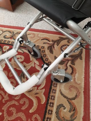 Silla de ruedas ligera.