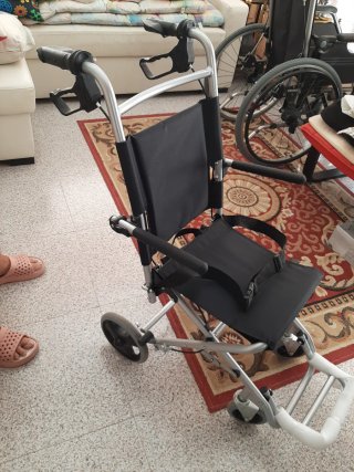 Silla de ruedas ligera.