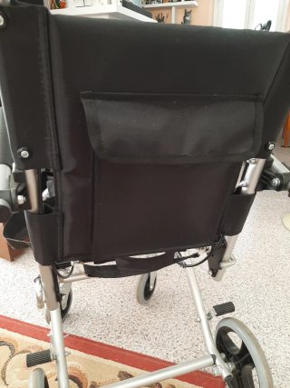 Silla de ruedas ligera.