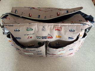 Bolso bebé gris marca My Bags con cambiador
