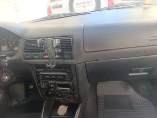 Volkswagen Golf 2000