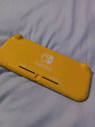 Nintendo Switch Lite Amarilla