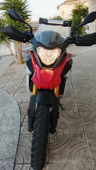 BMW G 310 GS Adventure Roja y gris
