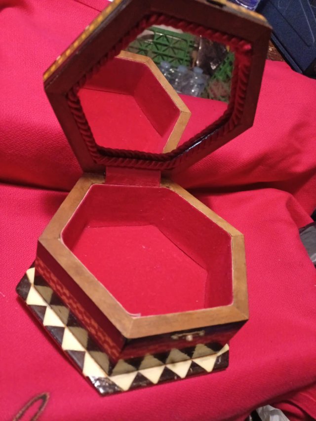 Joyero Taracea Hexagonal Marquetería