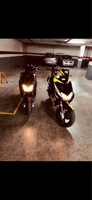 Yamaha Aerox Scooter Negro/Amarillo
