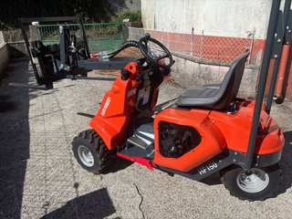 MINI CARGADORA HIDROSTÁTICA