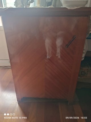Máquina de coser Singer con mueble