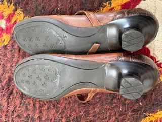 Zapatos Maria Jaen piel tacón kitten bicolor