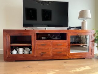 Mueble TV madera y cristal marca Banak