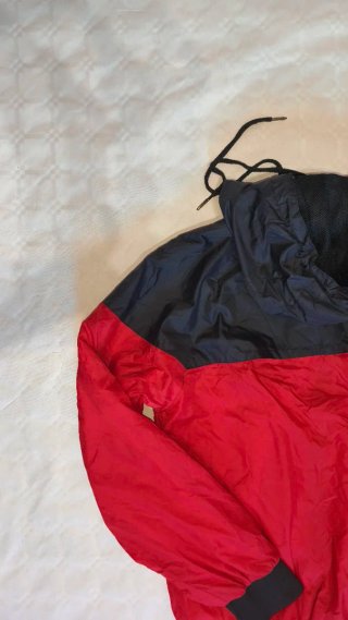 Chaqueta Nike Cortavientos Roja y Negra