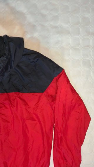Chaqueta Nike Cortavientos Roja y Negra