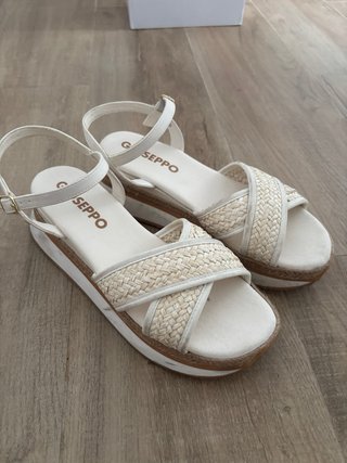 Sandalias Gioseppo Beige/Blanco Talla 40