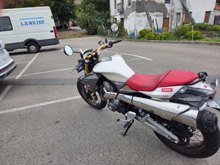 Derbi Mulhacen 659 Naked Gris/Roja