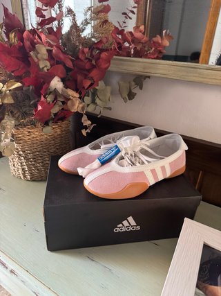 Zapatillas Adidas rosas y blancas