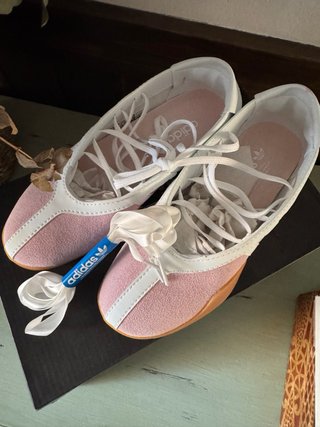 Zapatillas Adidas rosas y blancas