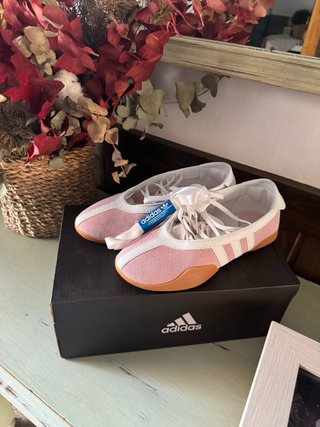 Zapatillas Adidas rosas y blancas