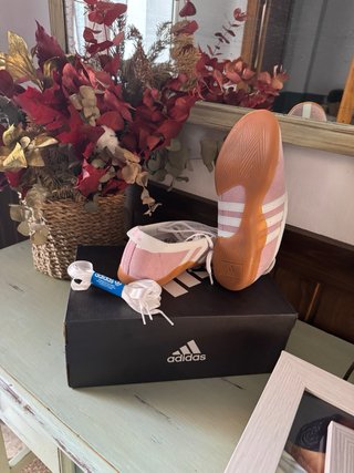 Zapatillas Adidas rosas y blancas