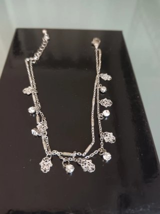 Tobillera o Pulsera Plateada con Colgantes