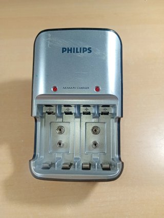 Cargador Philips AA/AAA/9V