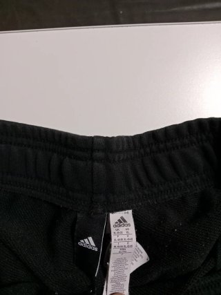 Pantalón corto Adidas negro