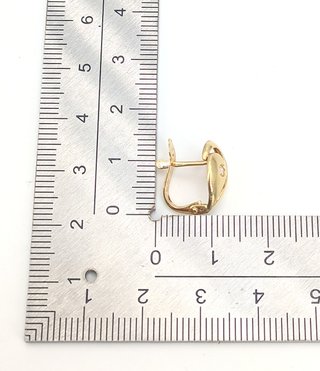 Pendiente de oro de 18k con Circonita, 1.96 g.