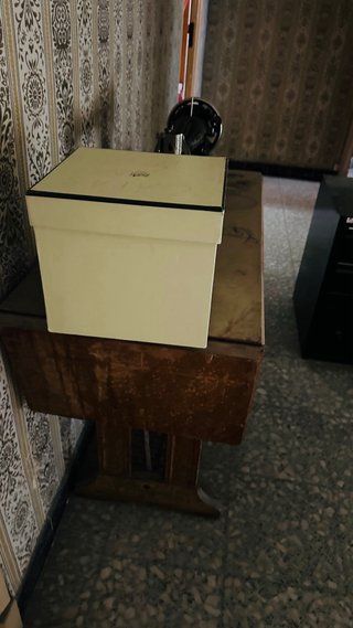 Máquina de coser SINGER antigua