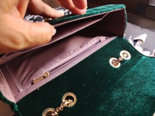 Bolso Moschino Terciopelo Verde Acolchado