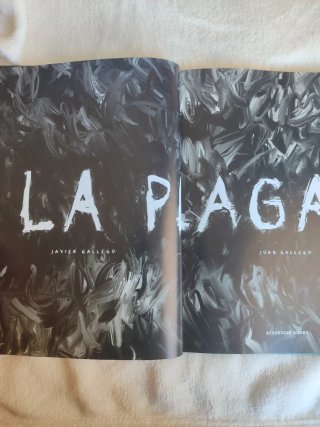 La Plaga / the Plague (Novela grafica)