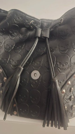 Mochila bolso calaveras negra