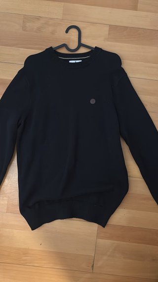 Sudadera negra básica pija
