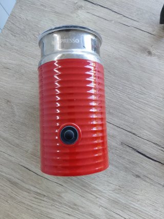 Espumador de Leche Nespresso Rojo