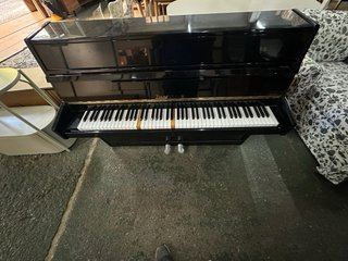 Piano Vertical Zimmerman Negro