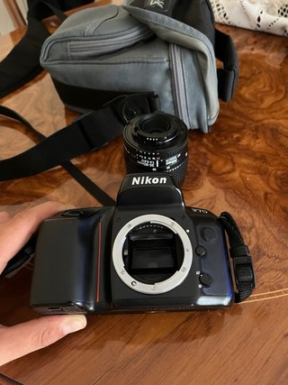 *EXCELENTE Nikon F70 Cámara Refléx ANALG +Objetivo
