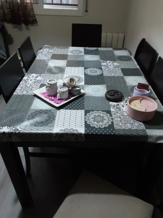 Mesa y 6 sillas comedor