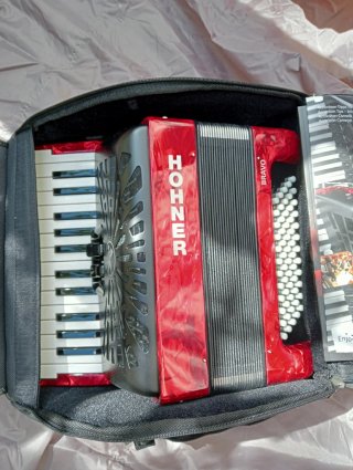 Acordeón Hohner Bravo II Go Rojo