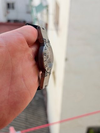 Reloj Bvlgari Negro y Plateado 38mm.