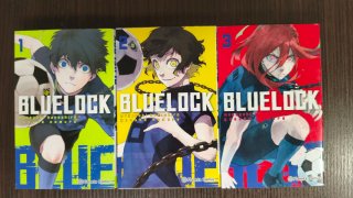 10 Primeros tomos de Blue Lock + Cofre + Postal