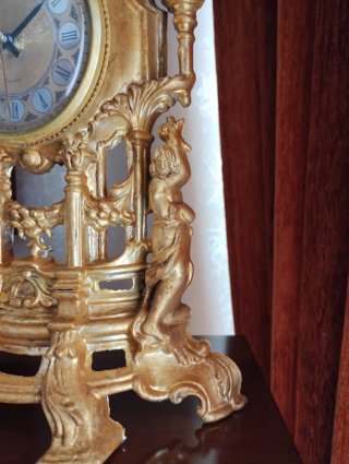 Orologio da tavolo vintage dorato