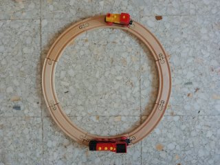 Vias de tren y vehiculos