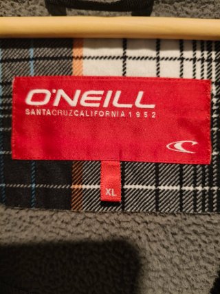 Chaqueta O'Neill a cuadros con capucha