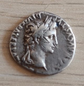 Denario de plata antiguo
