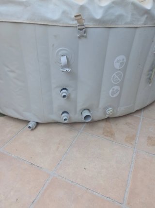 Jacuzzi Hinchable Azul y Blanco