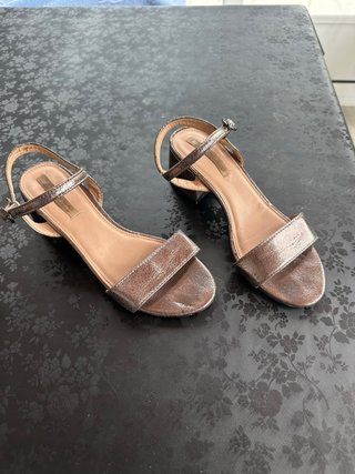 Sandalias tacón plateadas talla 36