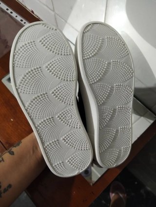 Zapatillas Kuromi Negras y Blancas