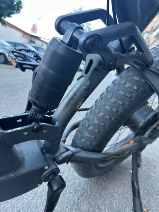 Bicicleta eléctrica con candado