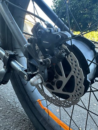 Bicicleta eléctrica con candado