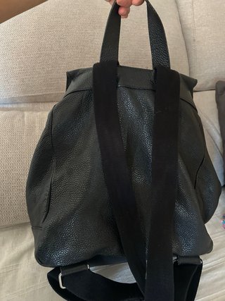 Mochila The Bridge piel negra. Muy bien cuidada