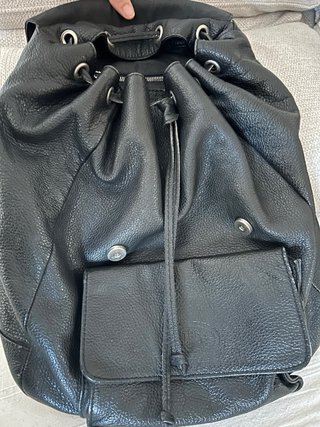 Mochila The Bridge piel negra. Muy bien cuidada